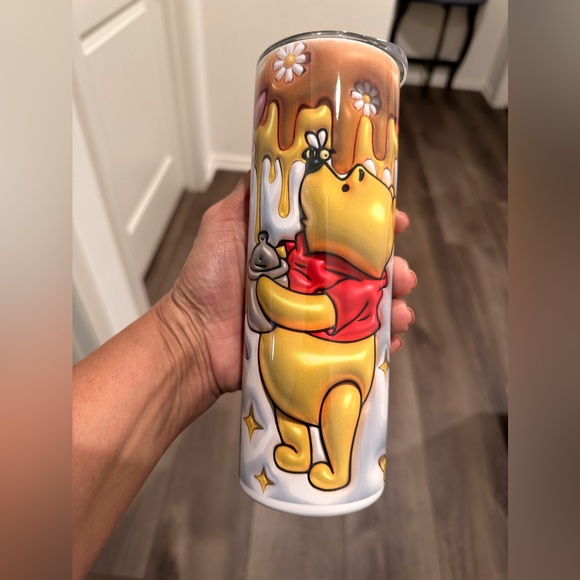 Winnie the Pooh 20 oz tumbler - Picture 1 of 5